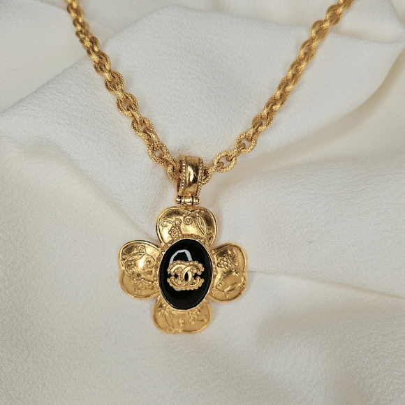 CHANEL Rare Gripoix Coco Mark 96A Gold Chain Necklace Black - Picture 1 of 17
